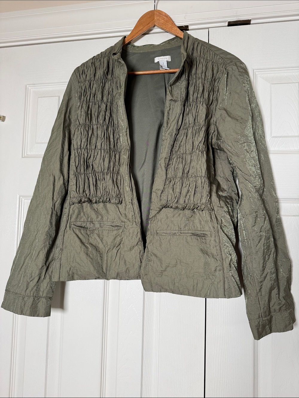 Chicos Army green ruched front crinkled metallic jacket stand collar size 1
